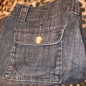 LEE JUST BELOW THE WAIST IN SIZE 10 SO GREAT FOR A DAY OUT OR A DAY ON A PATIO